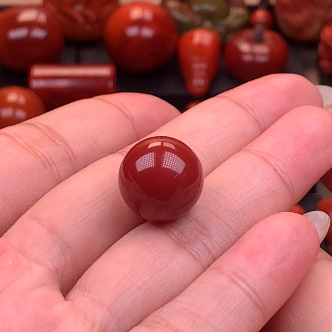 南红玛瑙未镶嵌原矿高品圆珠14.5mm