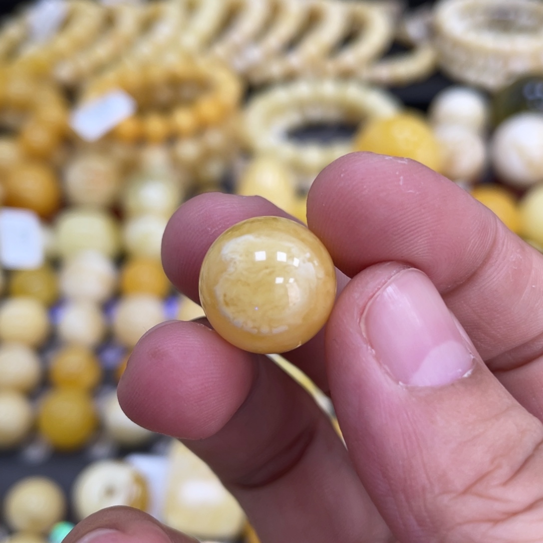 裸石蜜蜡未镶嵌14.7mm瑕