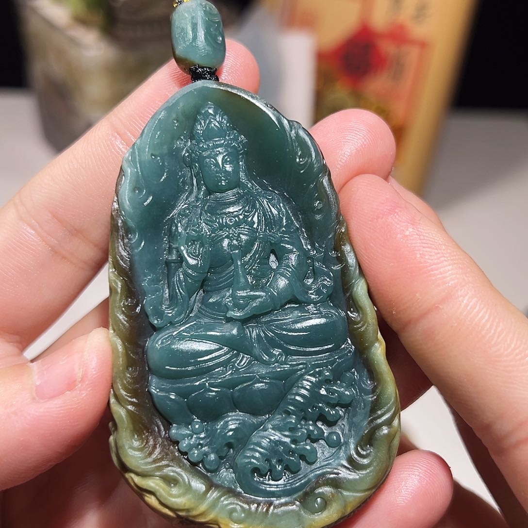 定制翡翠未镶嵌乐**中