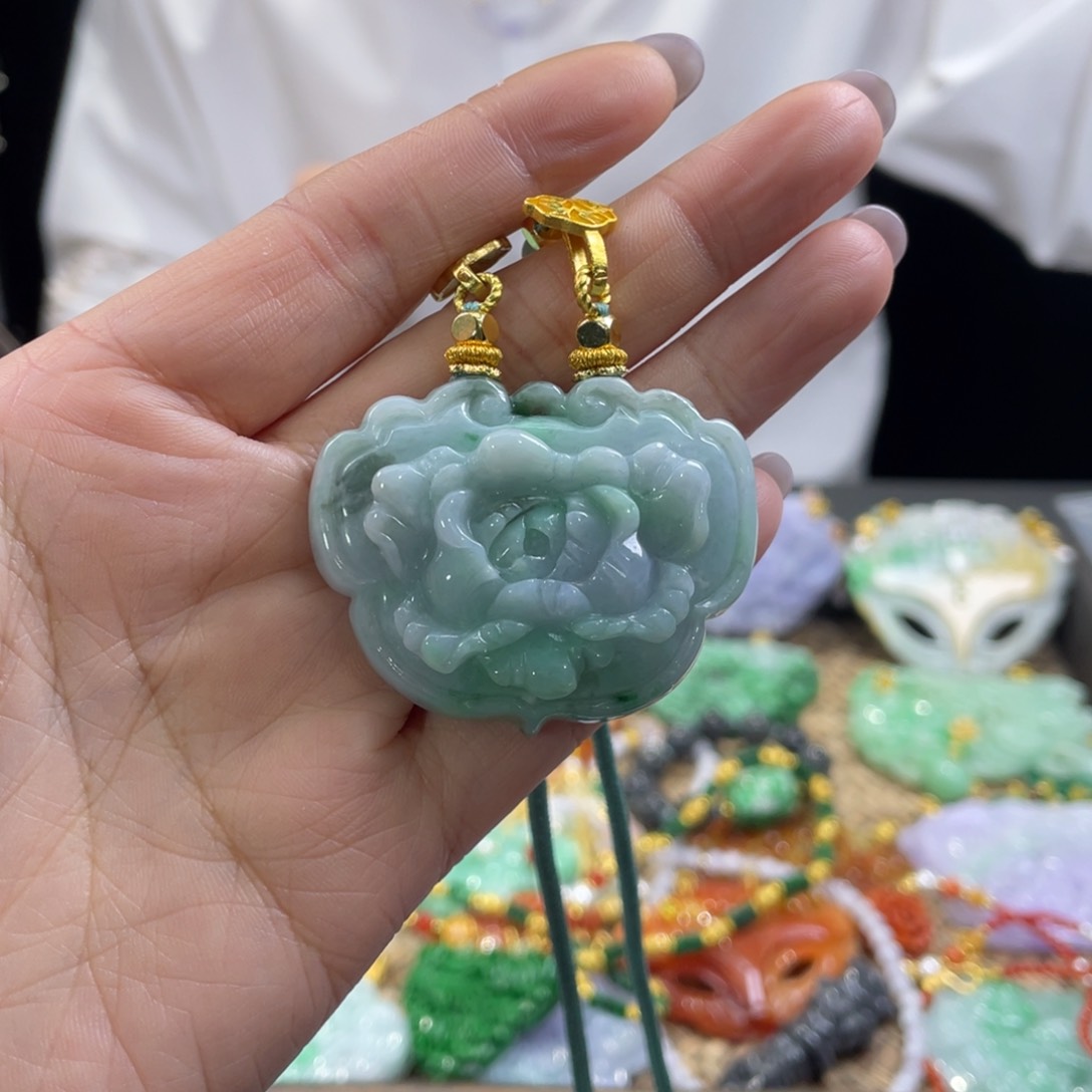 翡翠颈饰未镶嵌代编织