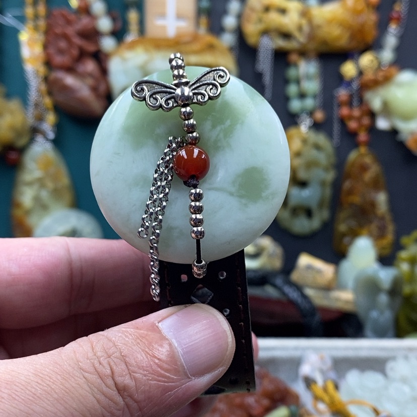 【闪购商品】蛇纹石玉未镶嵌手牌