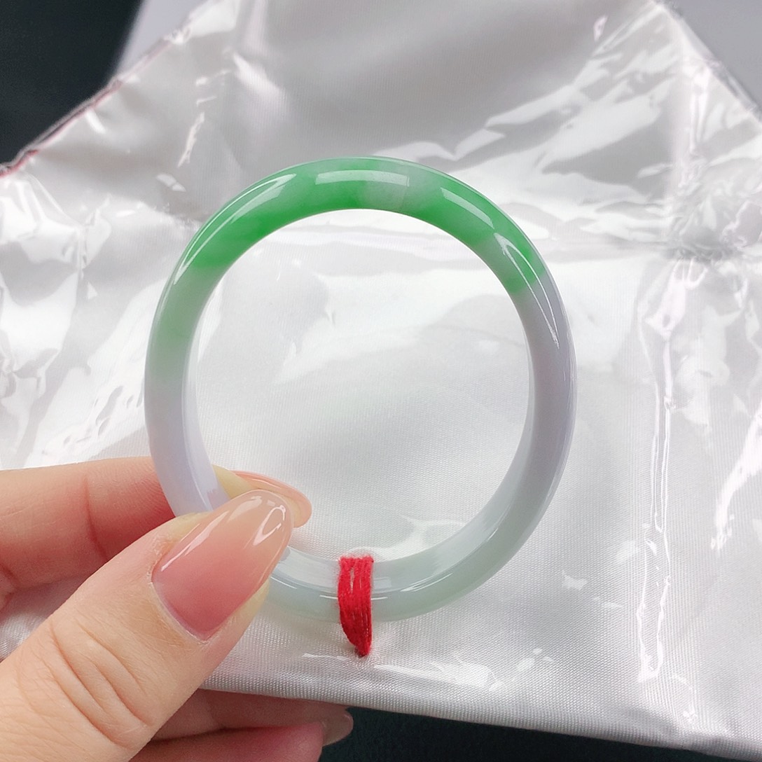 翡翠手镯未镶嵌翡翠021