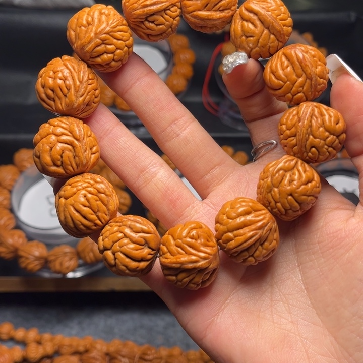 桃核手串穿****烟桃核单圈