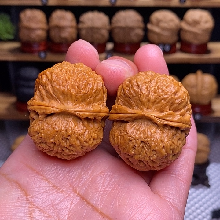 文玩核桃吊坠门蹲元宝6