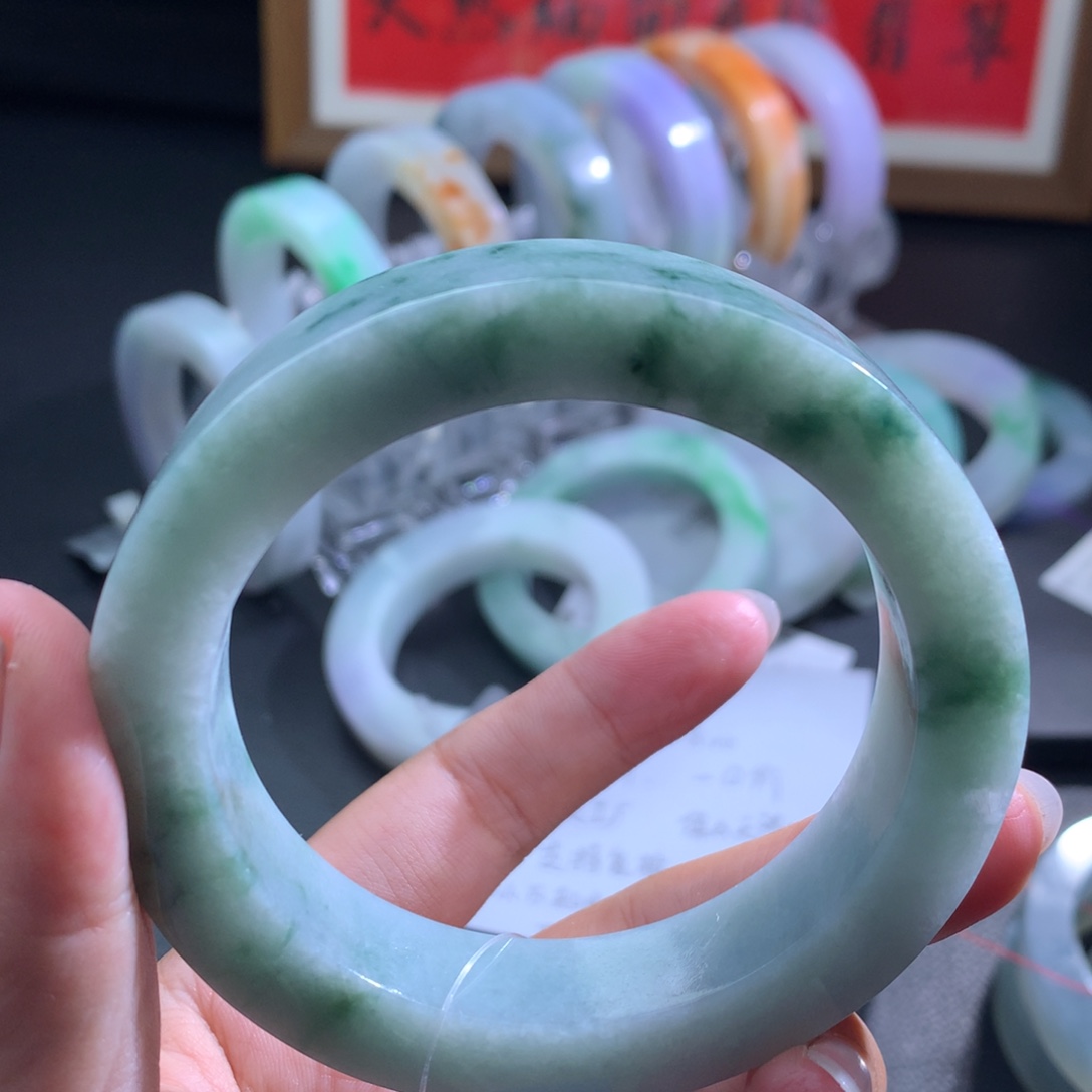 定制翡翠未镶嵌翡翠手镯