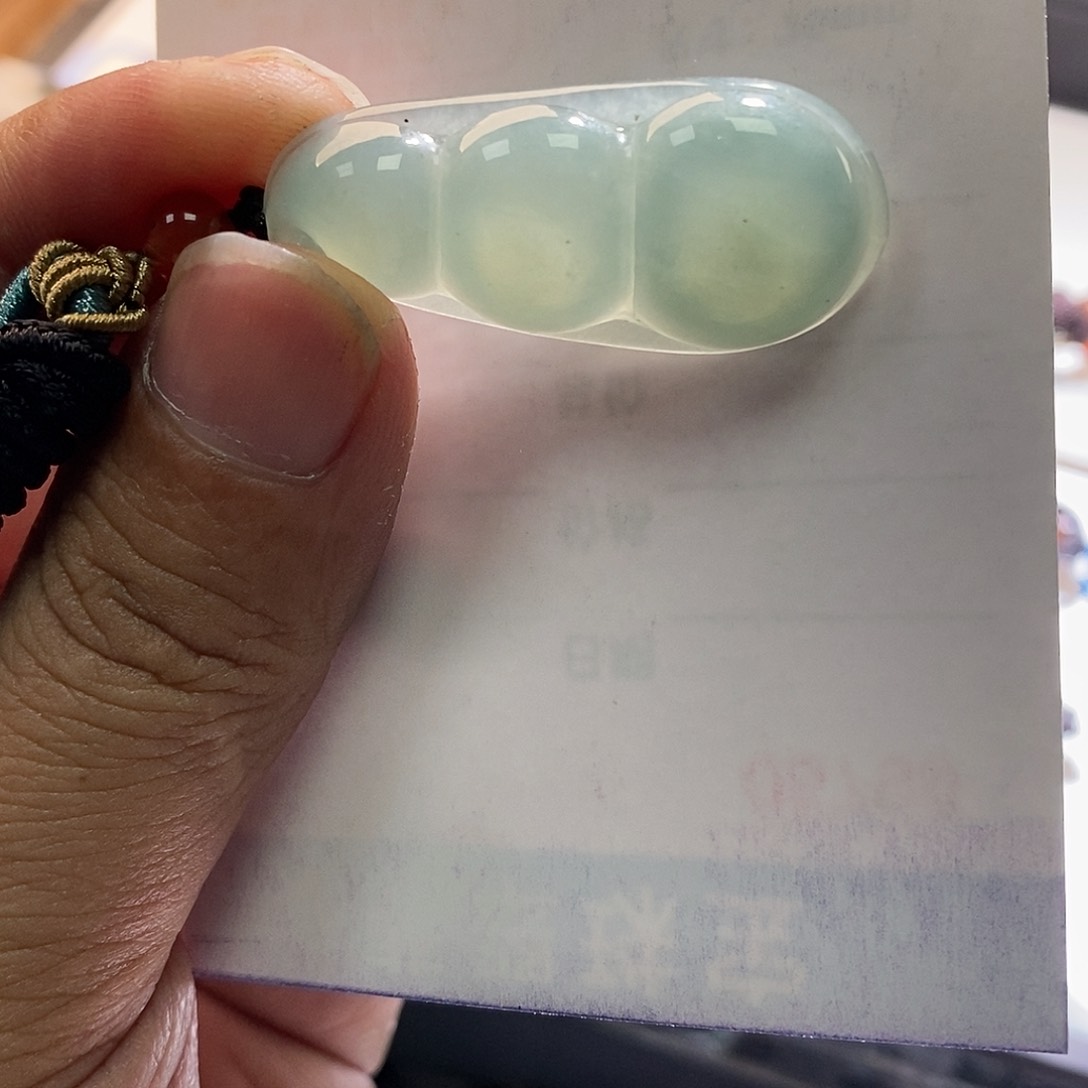 翡翠颈饰未镶嵌天然