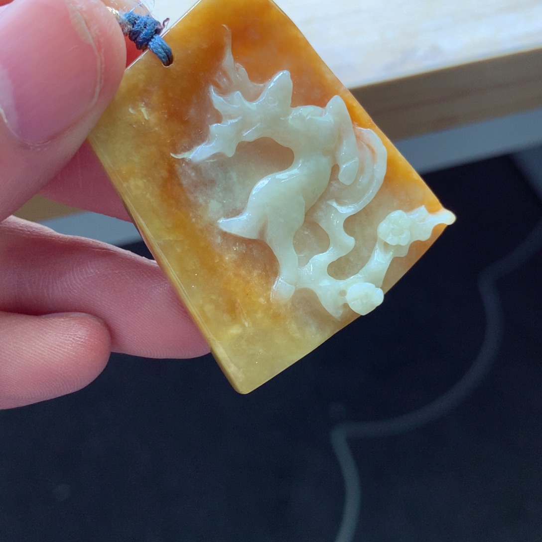 翡翠颈饰未镶嵌吊坠