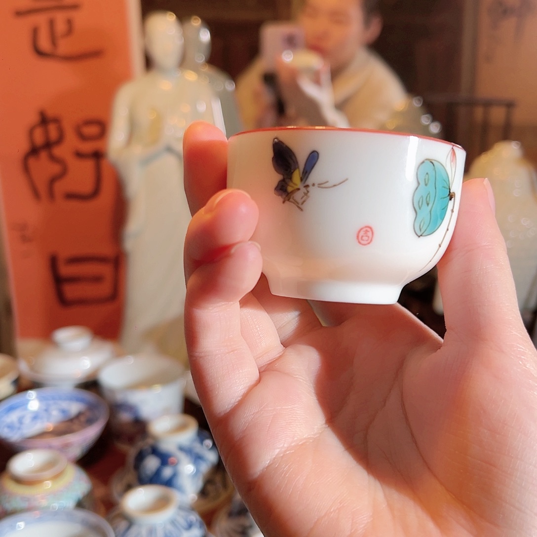 景德镇陶瓷荷花主人杯