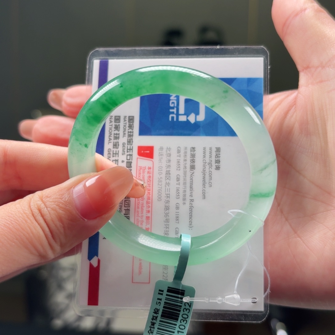 石英质玉手镯未镶嵌?*儿51