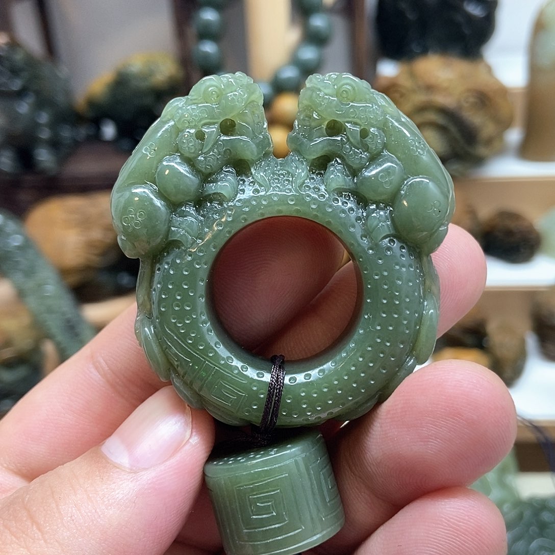 和田玉把件未镶嵌人**过