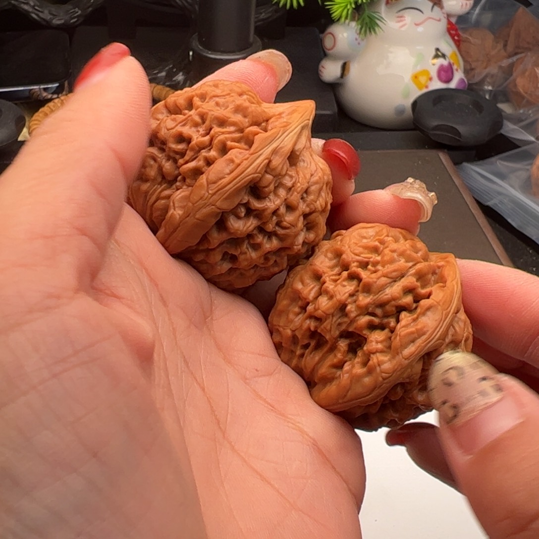 文玩核桃吊坠滢莲花40