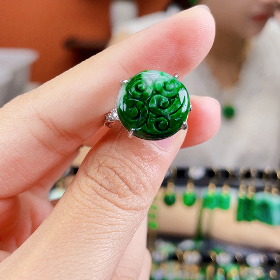 银S925镶嵌翡翠耳饰