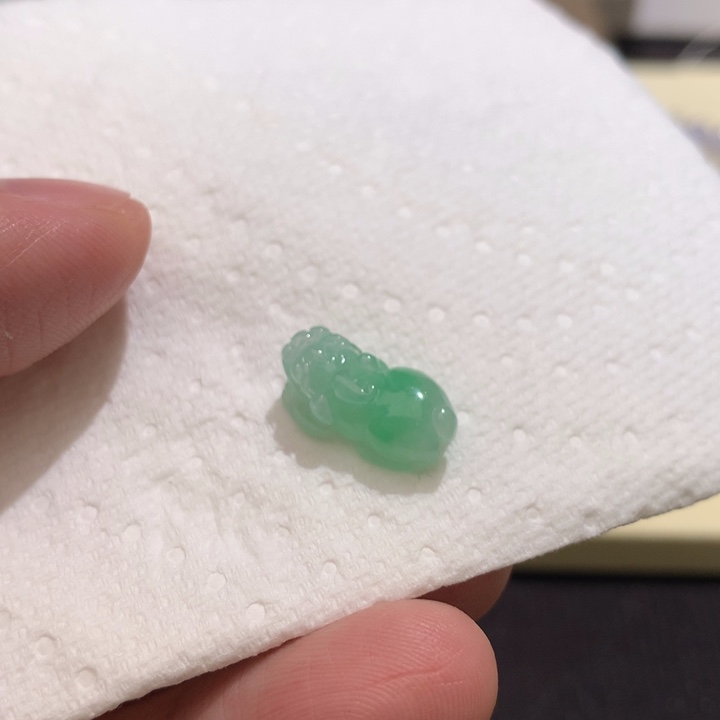 翡翠散珠阳绿貔貅