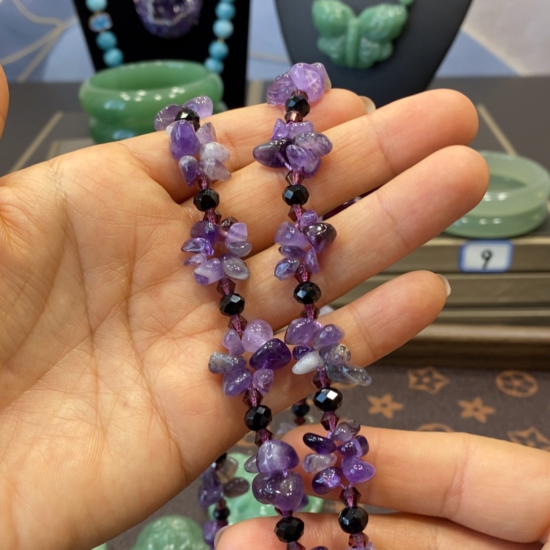 石英岩玉未镶嵌颈饰