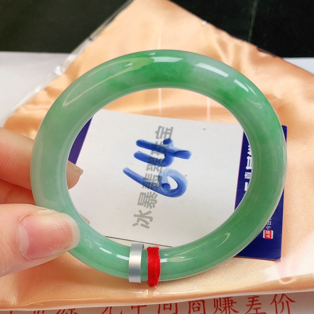 翡翠手镯未镶嵌缅甸天然a货翡翠