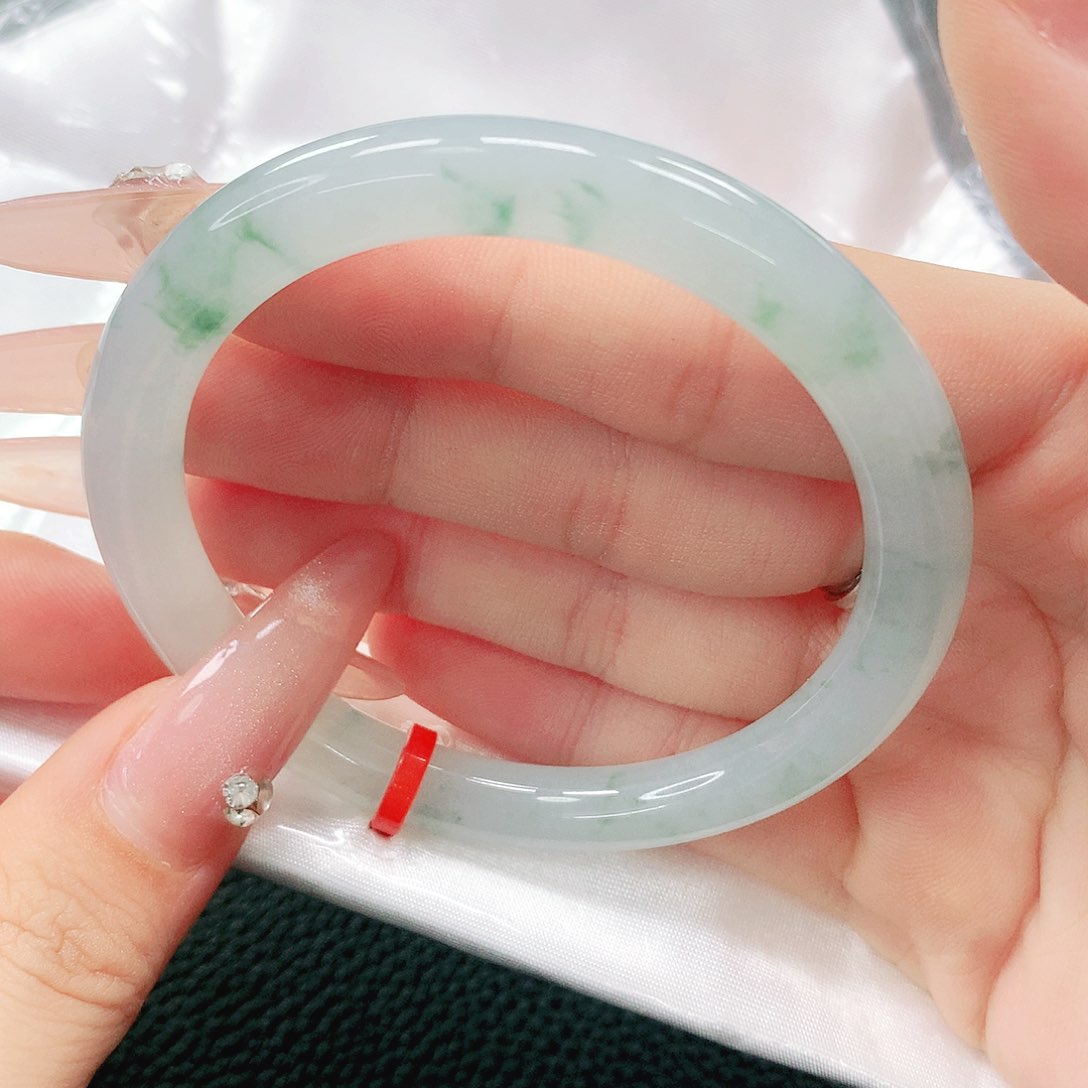 翡翠未镶嵌手镯53圈