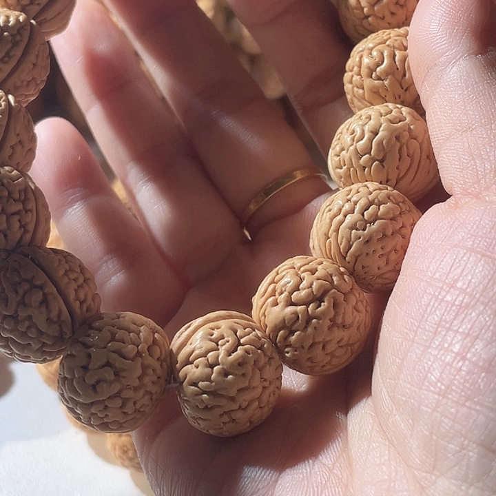 陈****桃核吊坠桃核手串绣球46