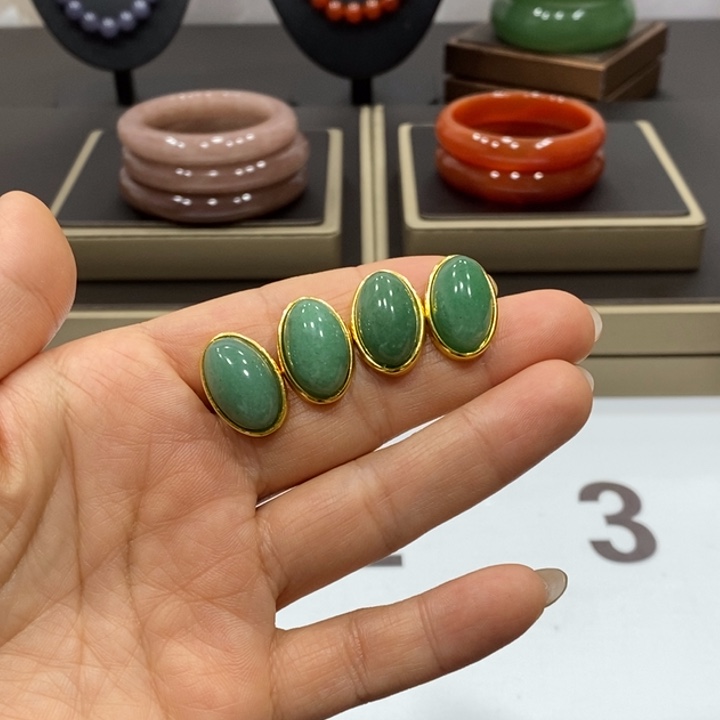 东陵石手镯未镶嵌