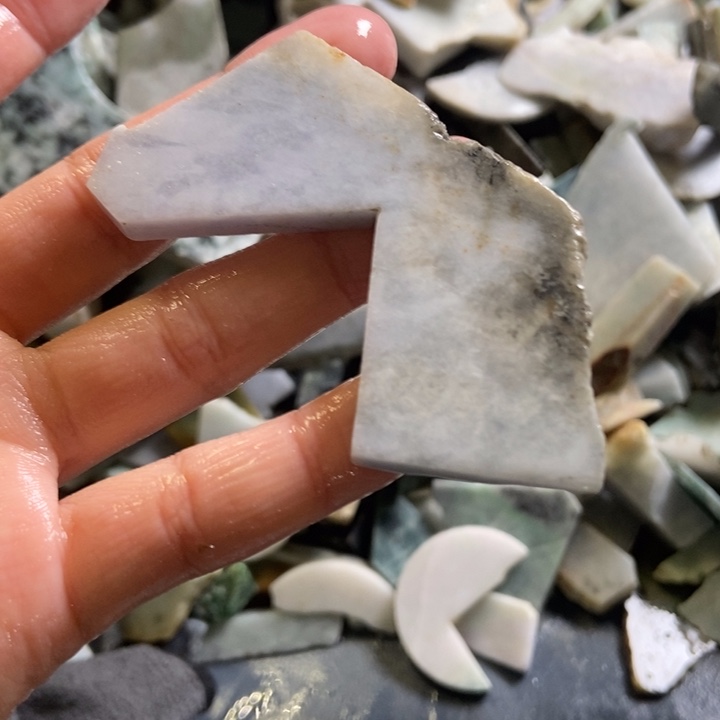 翡翠颈饰未镶嵌天然翡翠