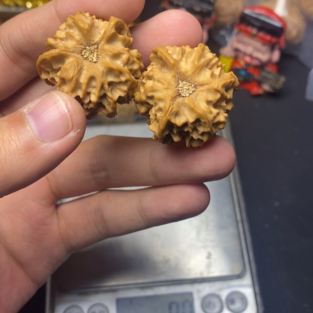 吊坠文玩核桃30岐山三棱