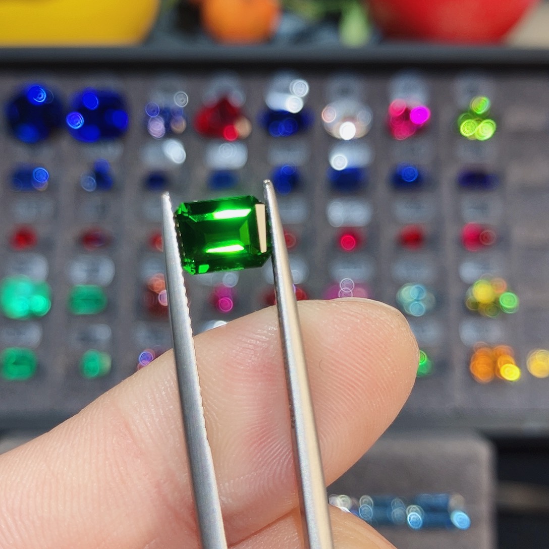 透辉石裸石未镶嵌1.86克拉