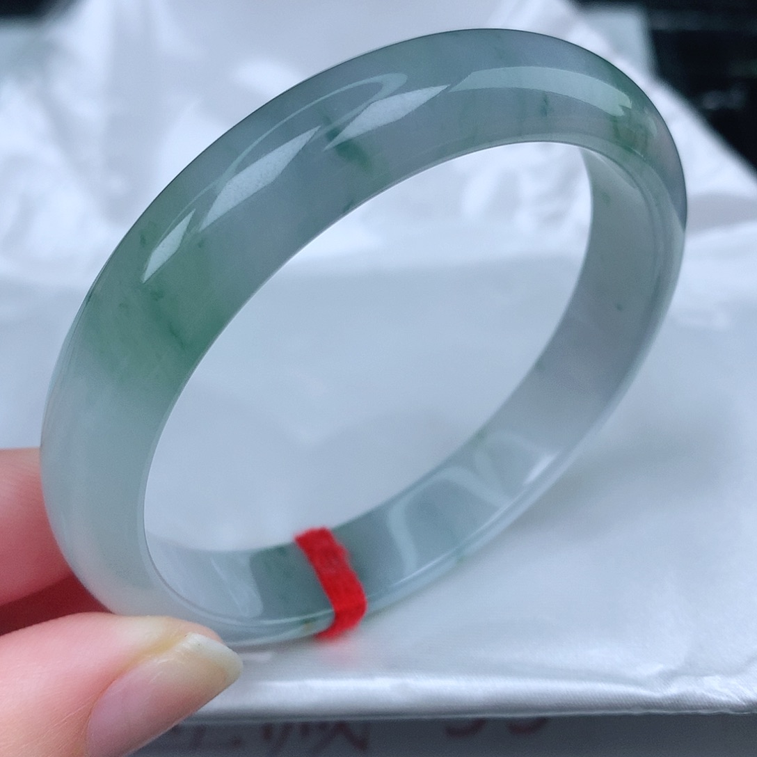 翡翠手镯未镶嵌天然