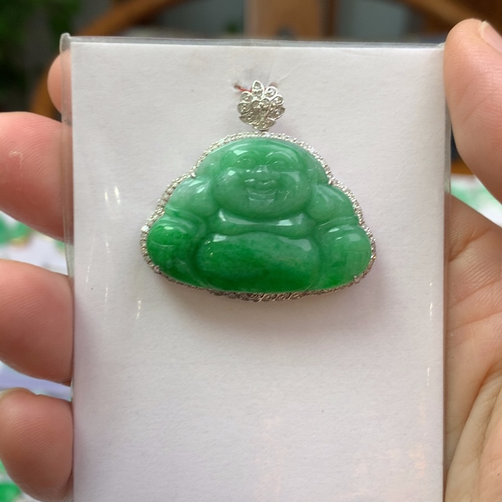 翡翠颈饰18K金镶嵌翡翠吊坠