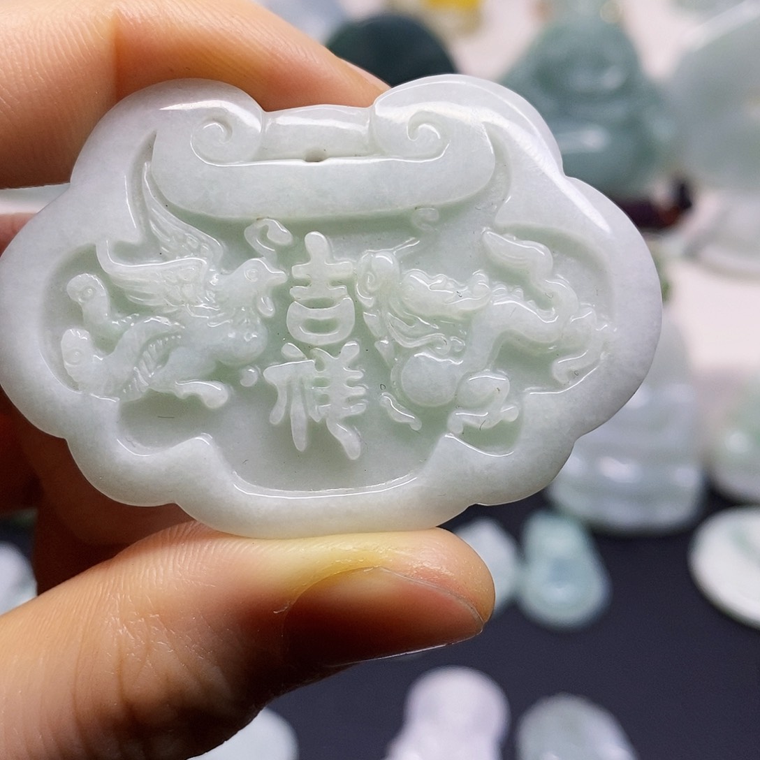 翡翠颈饰未镶嵌吊坠