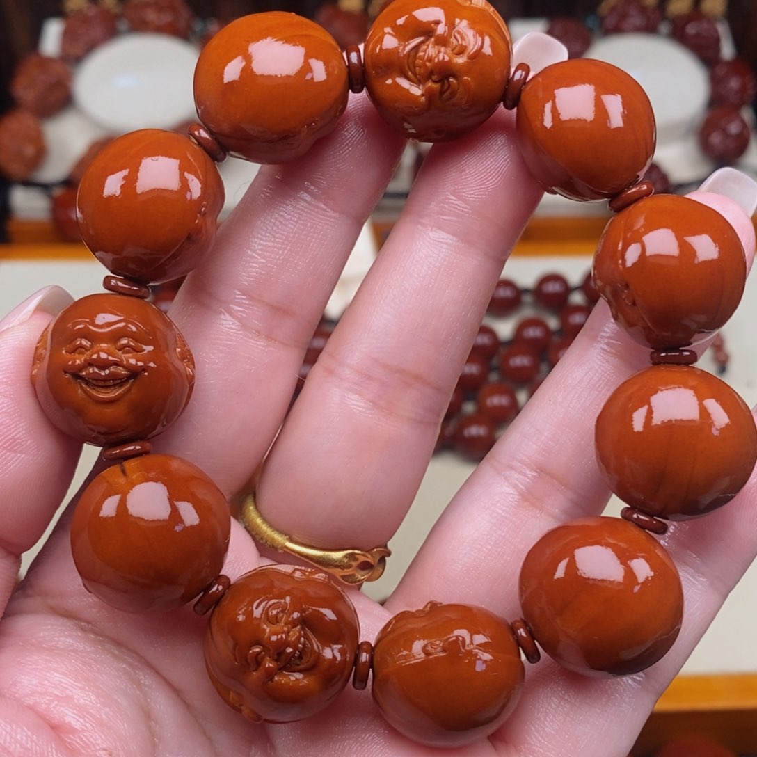 橄榄核吊坠用****曲十分开心