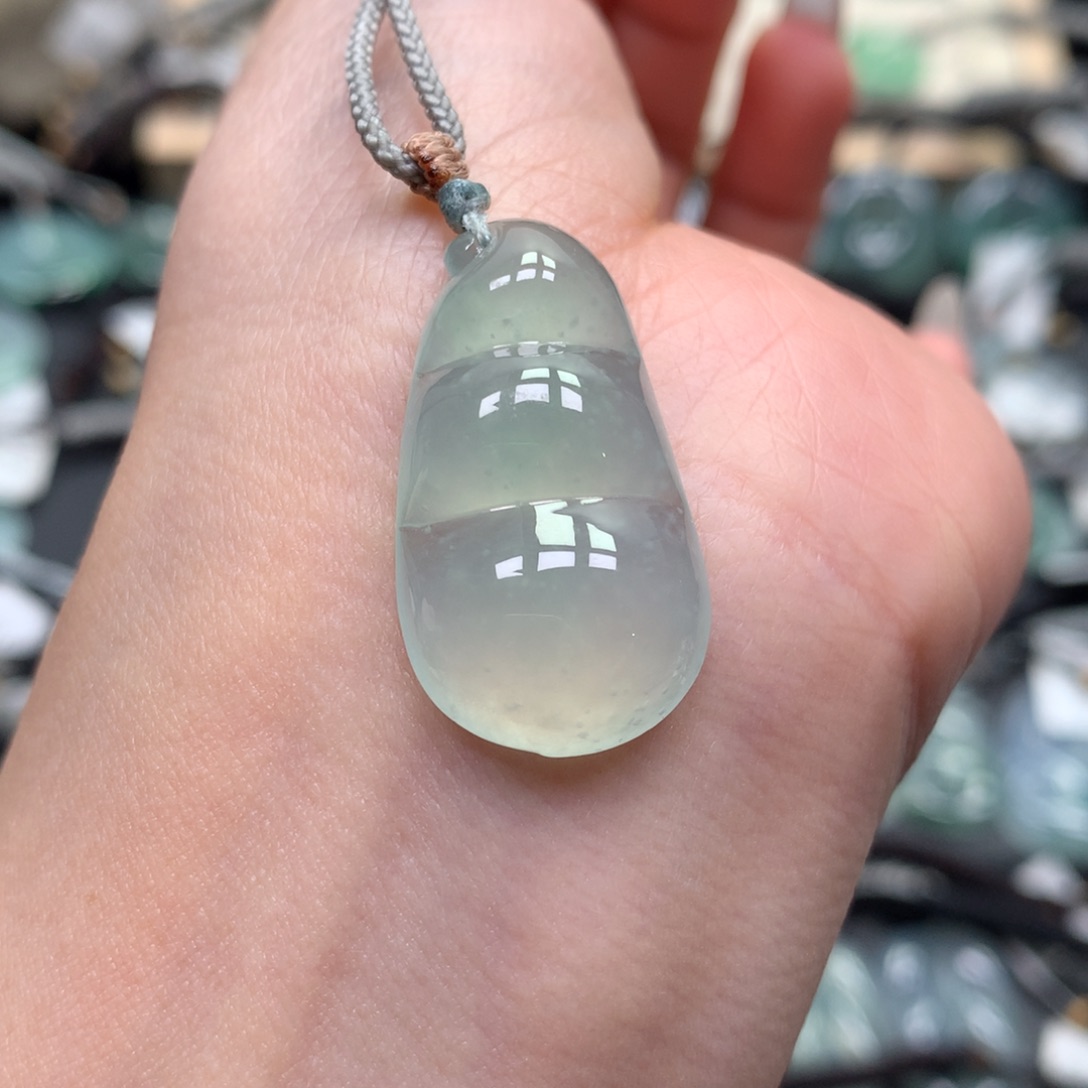 翡翠颈饰未镶嵌豆子