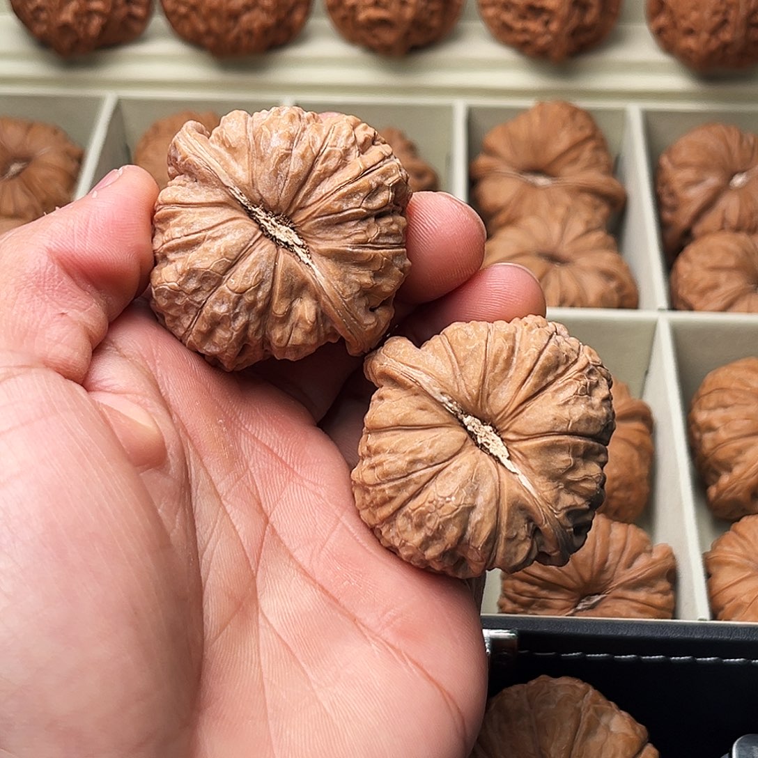 和***文玩核桃吊坠422   