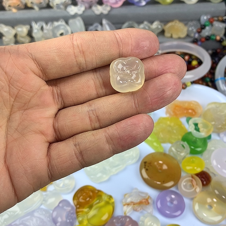 深***啡玛瑙/玉髓未镶嵌颈饰