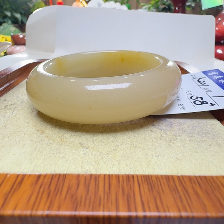 一***棉石英质玉未镶嵌手镯