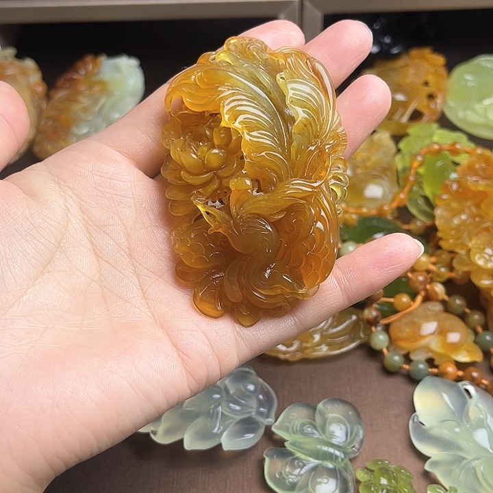 蛇纹石玉颈饰未镶嵌玉*浓