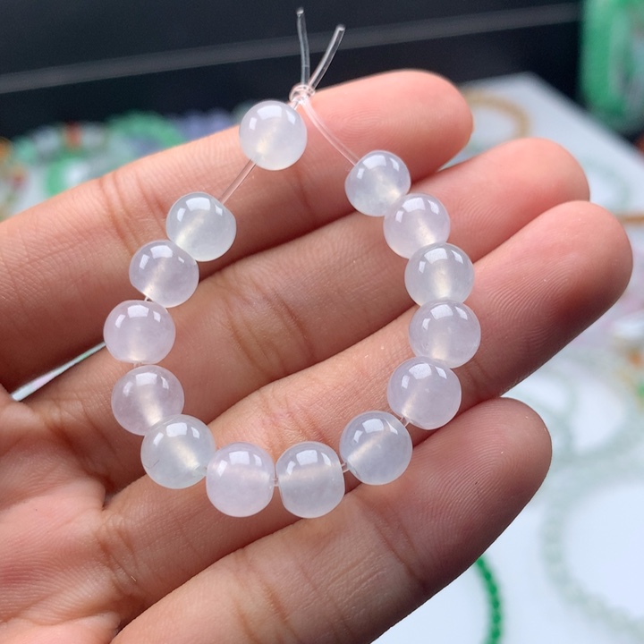 翡翠手镯未镶嵌卡