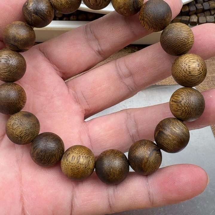 阿***囍手串沉香陆河手串13克加