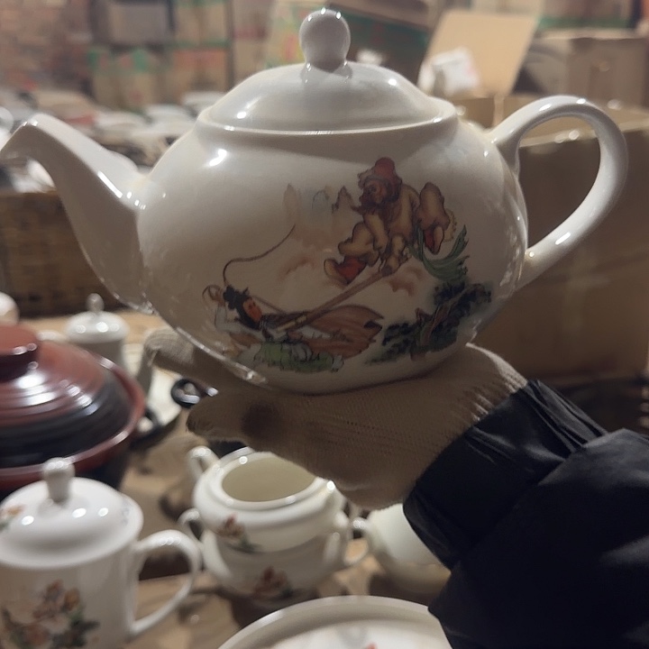 库存微瑕三打白骨精多空茶壶1000毫升