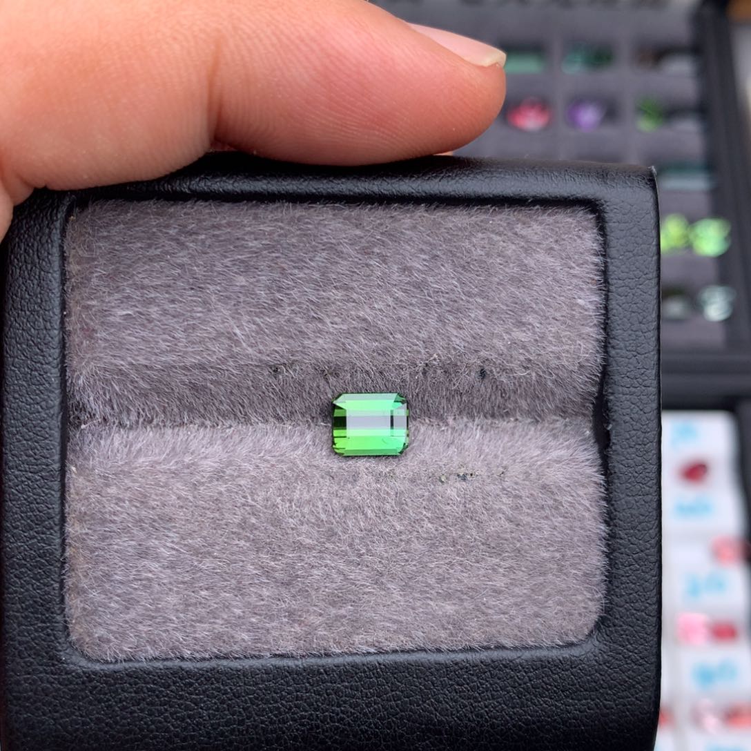 珠宝半成品碧玺未镶嵌1.11克拉全净无暇