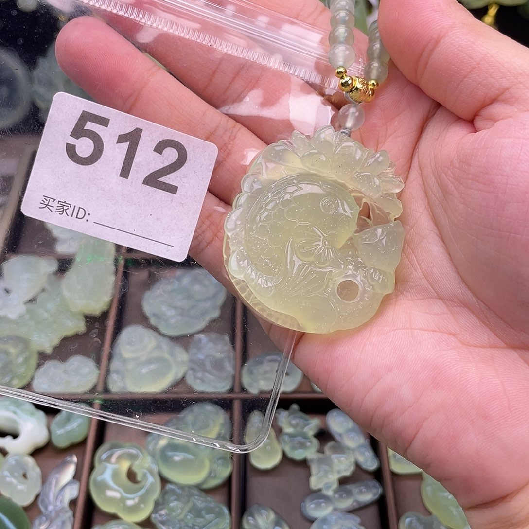 酷****蛇纹石玉未镶嵌颈饰