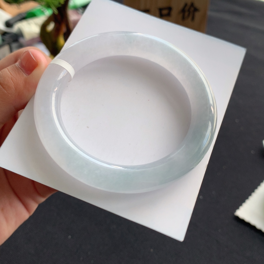 翡翠手镯未镶嵌手镯