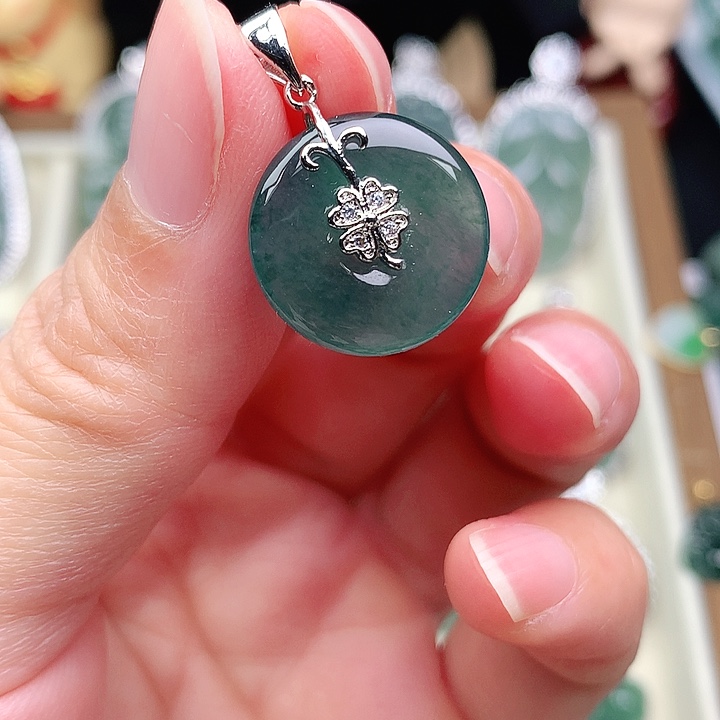 颈饰未镶嵌翡翠吊坠