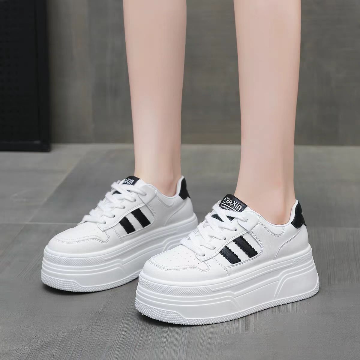 2025新款厚底时尚增高显瘦百搭韩版低帮女鞋