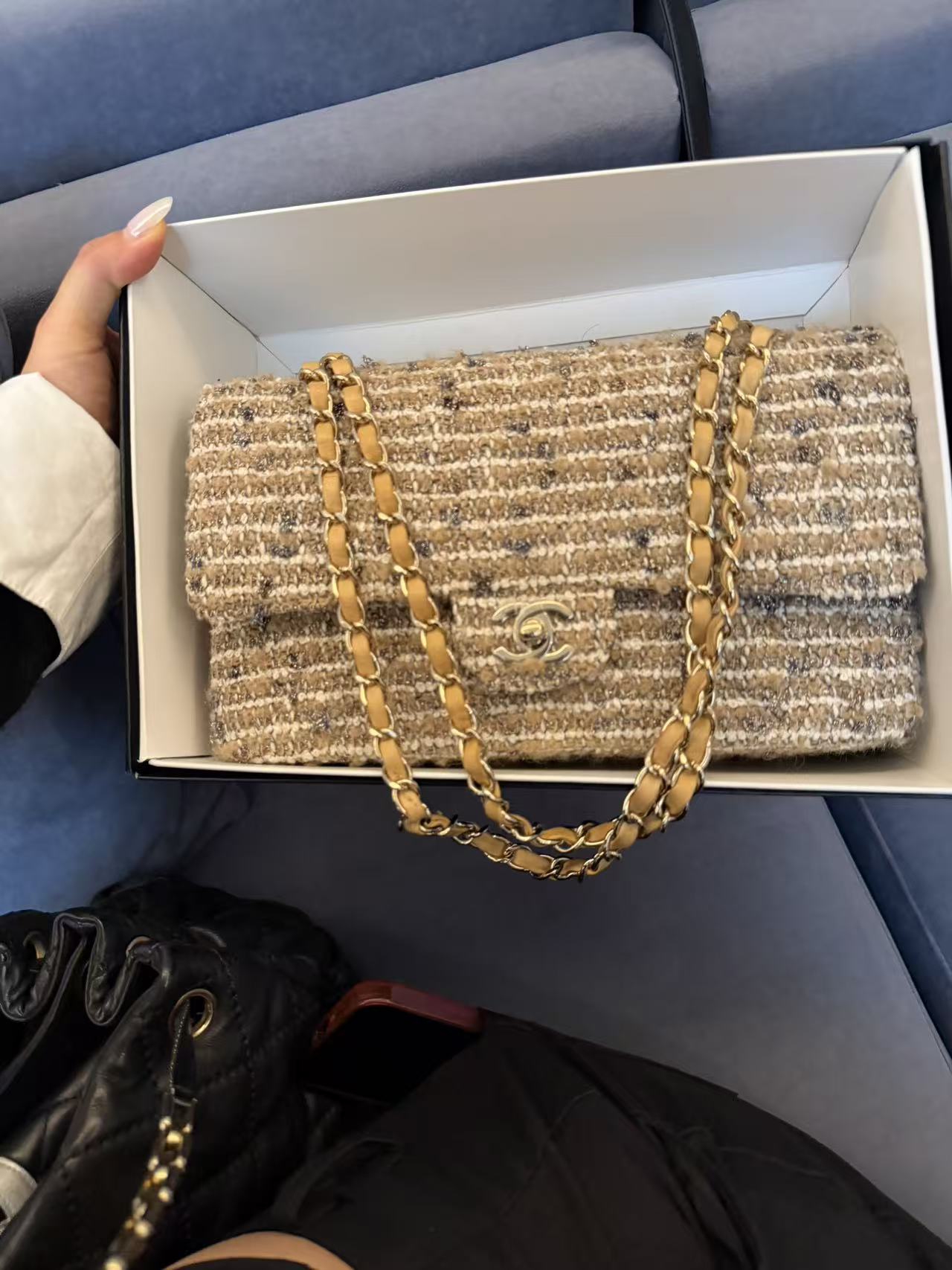 95新 Chanel/香奈儿 展会外场！毛呢金扣双盖中号cf包 