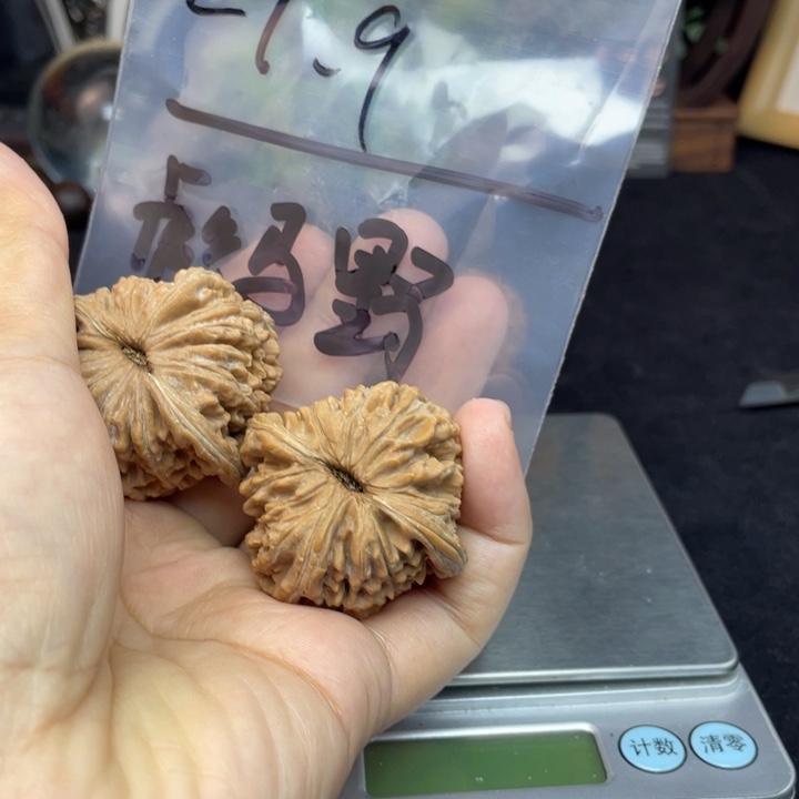 文玩核桃把件彪**郎