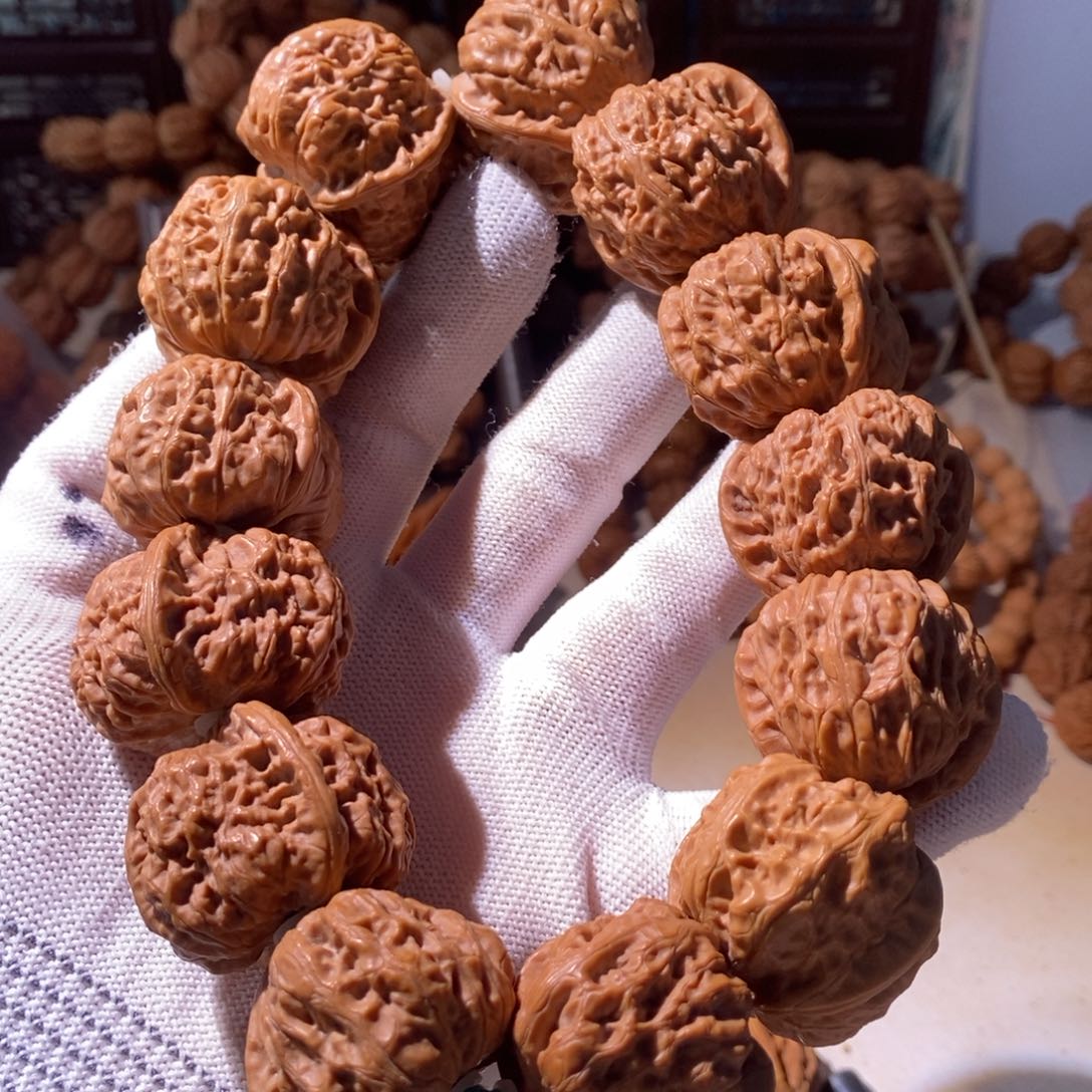 手串文玩核桃旺**奶…………