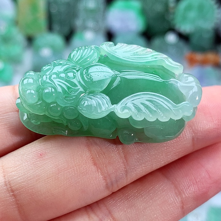 翡翠颈饰未镶嵌翡翠