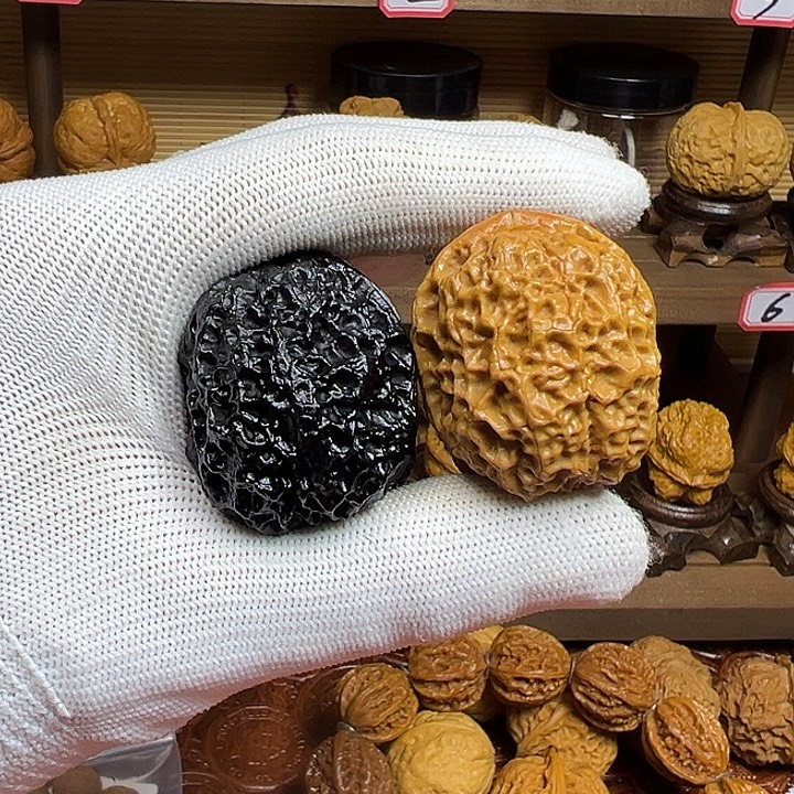 文玩核桃吊坠阴阳铁绣球