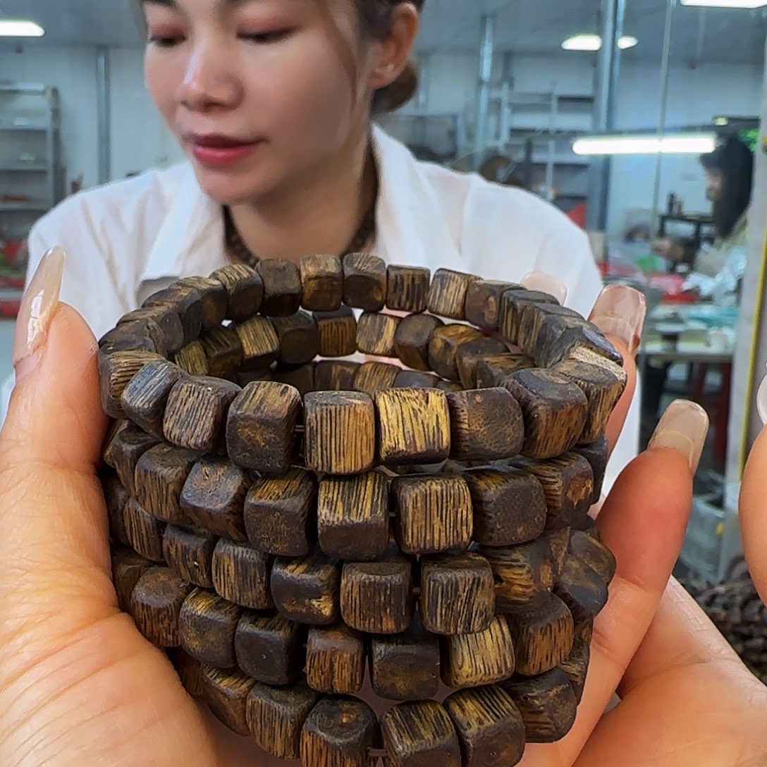 沉香手串多样发货1条红骨99988.5