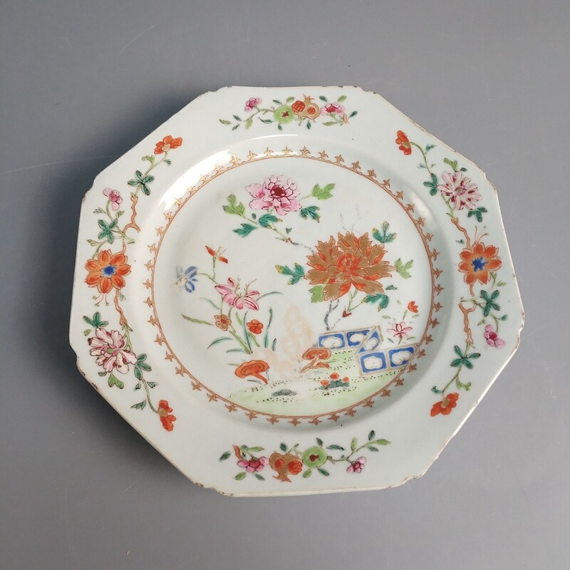M25KZ003099 - 清乾隆 粉彩加金牡丹纹八方盘