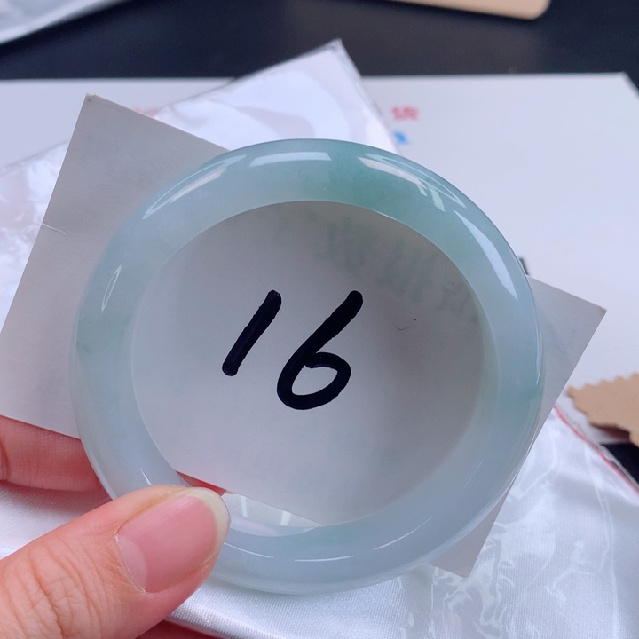 翡翠手镯未镶嵌正